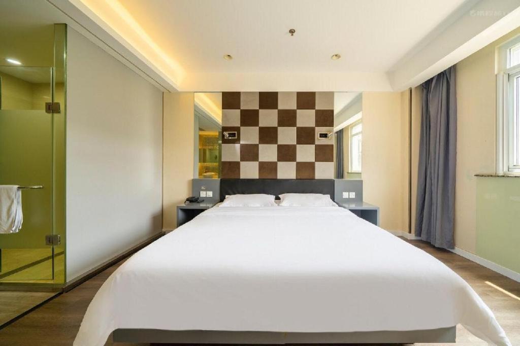 Hotel Hanting Premium Xinzhuang South Plaza